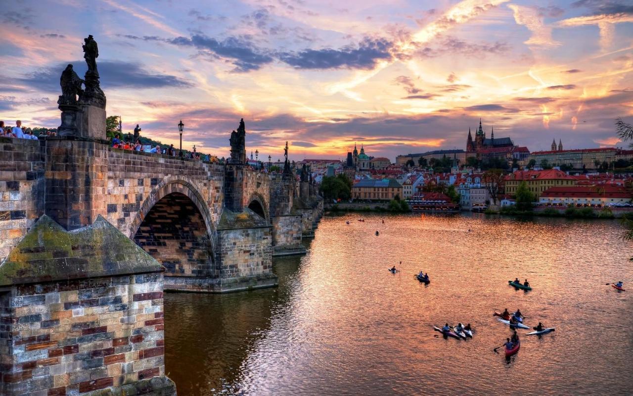 Black Gold Kingdom Prague Exterior photo